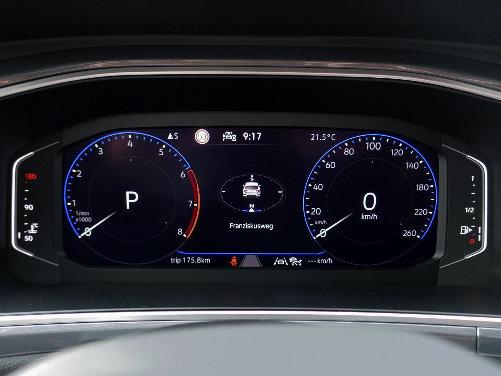 Fahrzeugabbildung Volkswagen T-Roc Style 1.5 TSI DSG | LED AHK PDC ACC