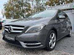 Fahrzeugabbildung Mercedes-Benz B 200 *NAVI*AHK*BIXENON*