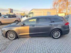 Fahrzeugabbildung Ford Mondeo Hybrid Titanium LED Spur Automatik Kamera