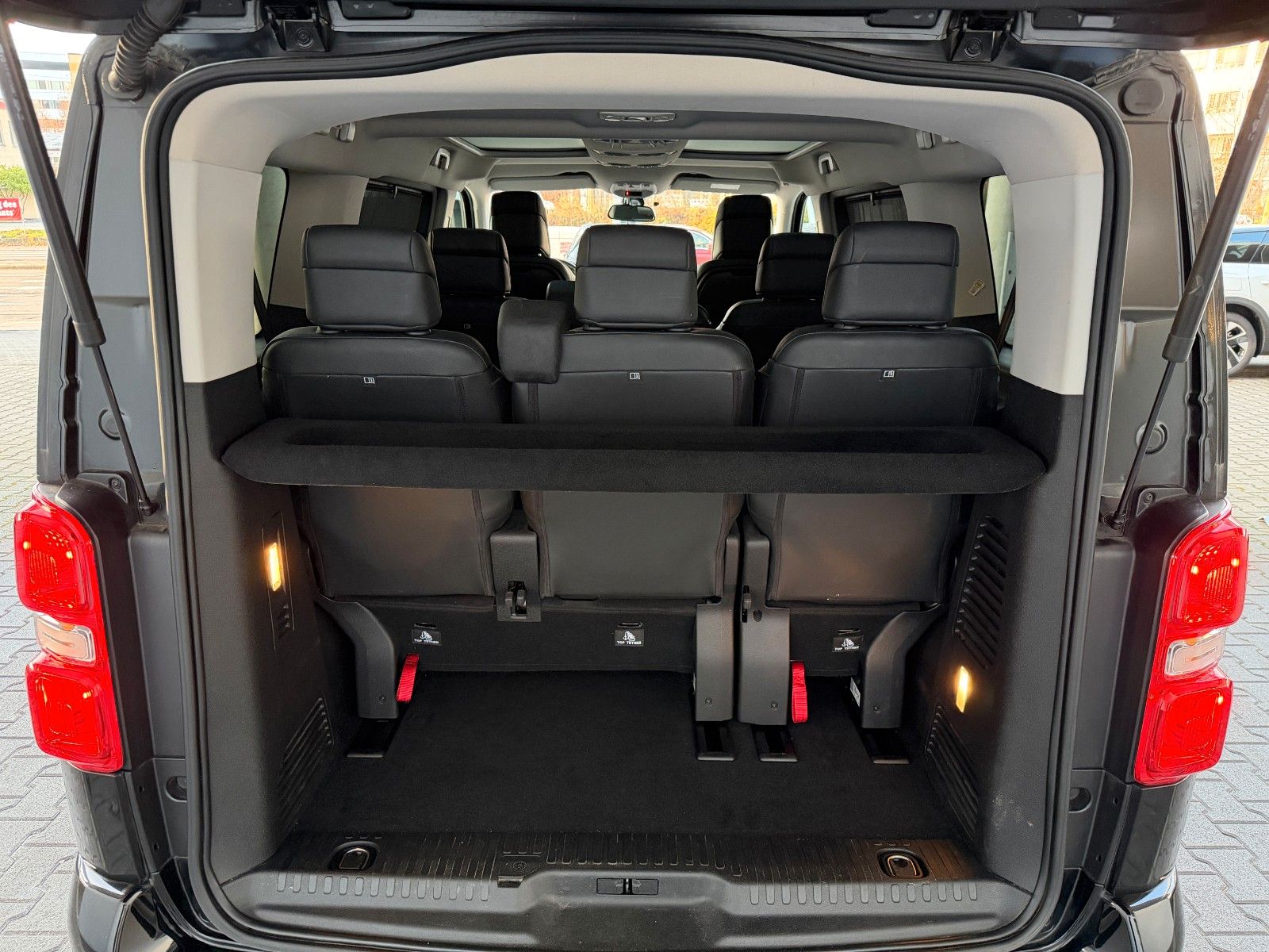 Fahrzeugabbildung Opel Zafira Life Elegance M AHK/Standheizung/8-Sitze!