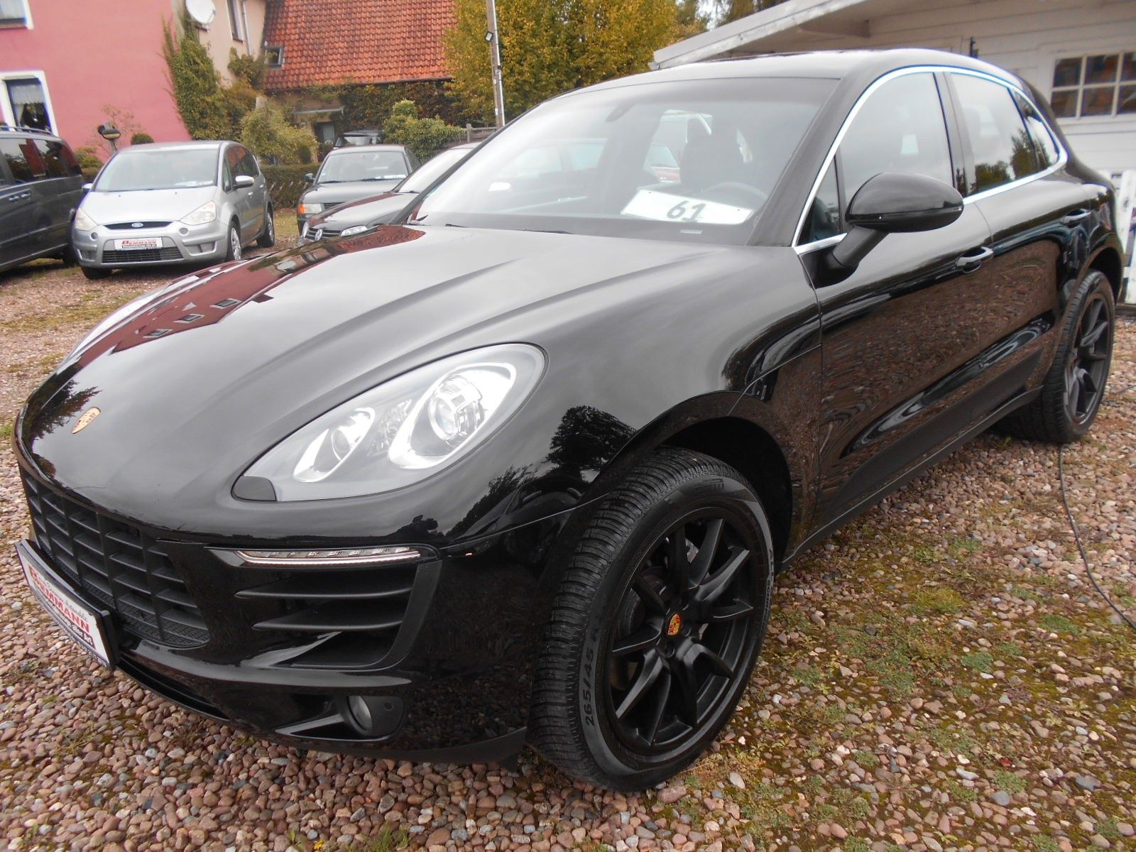 PORSCHE Macan