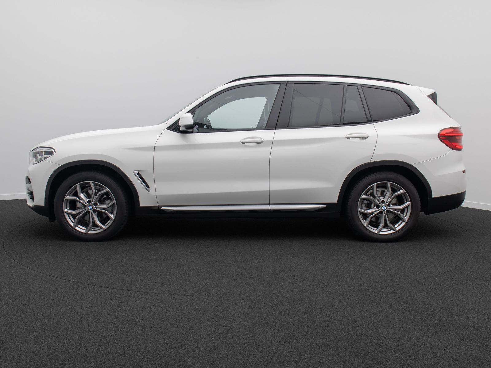Fahrzeugabbildung BMW X3 xD20d xLine HUD DAB Panorama Alarm H/K 19Zoll
