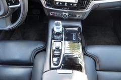 Fahrzeugabbildung Volvo S90 T8 Inscription Plug-In Hybrid AWD Carplay VC