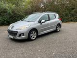 Peugeot 207 SW Premium Automatik Panoramad... - Peugeot 207 aus 2011: SW
