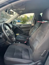 Volkswagen Tiguan - 10