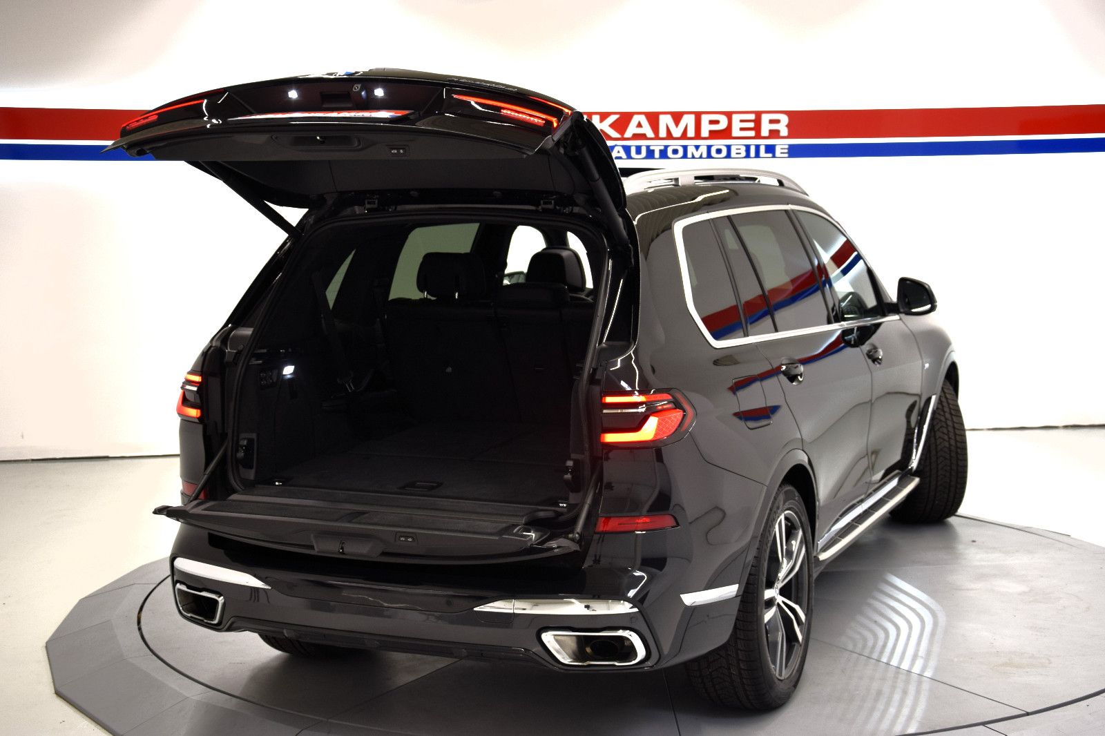 Fahrzeugabbildung BMW X7 xDr. 40d M Sport Facelift Pano Sitzlüft 7Sitz