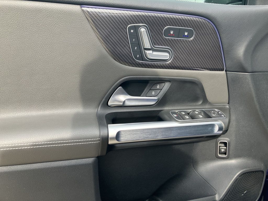 Fahrzeugabbildung Mercedes-Benz GLB 250 4MATIC AMG*Night*Distr*Navi*Sitzkl.*360°