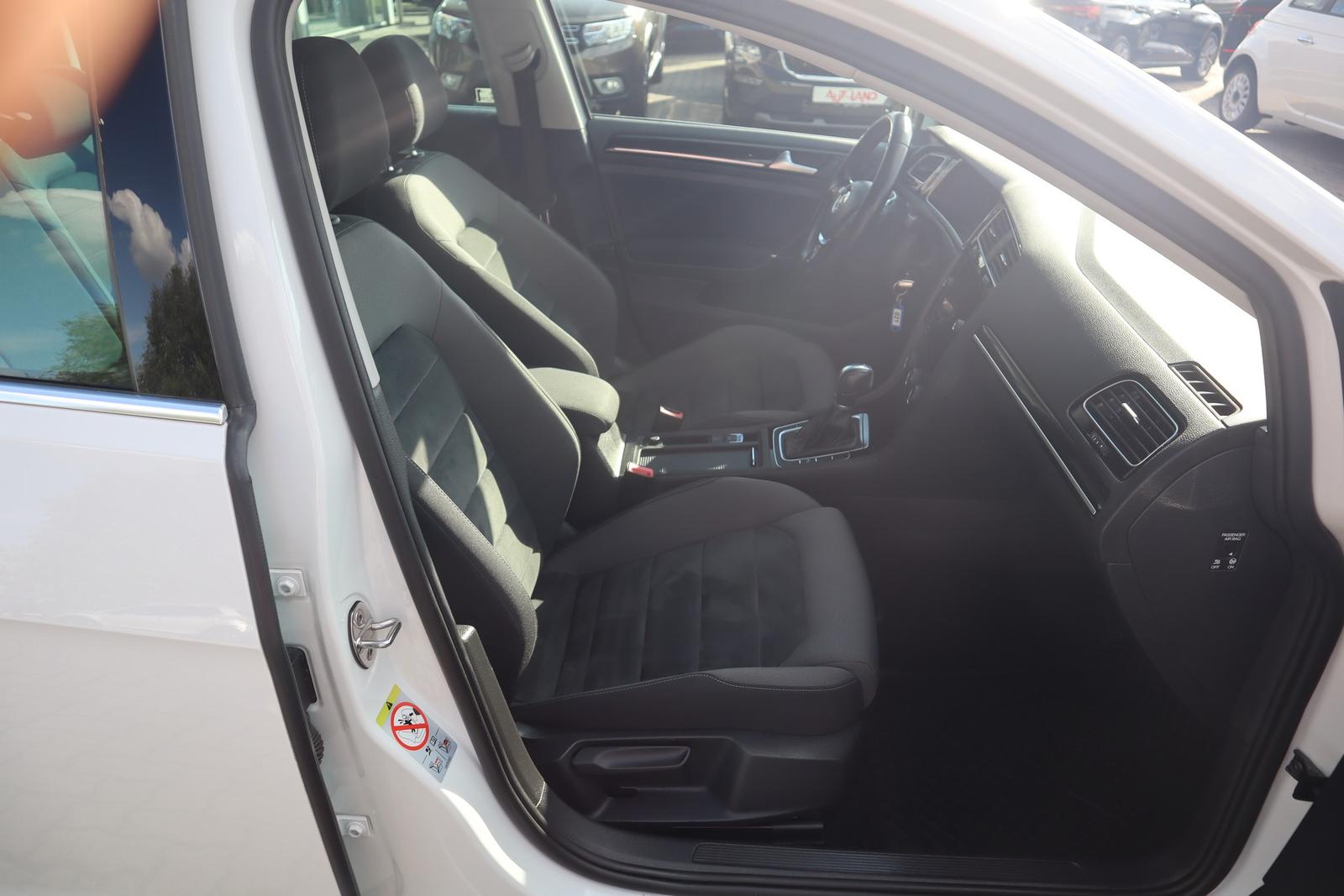 Volkswagen Golf VII Variant 1.5 TSI Highline ACC AHK LED