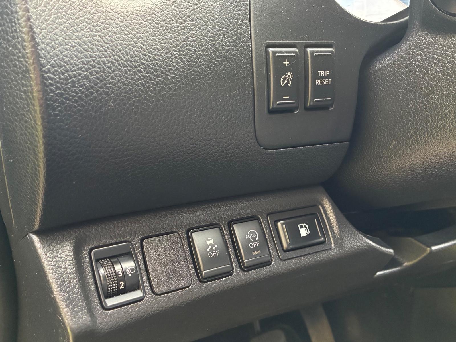 Nissan Navara NP300 Double Cabine 163ch - 2 ème main - Attelage - Entretien complet - CT récent