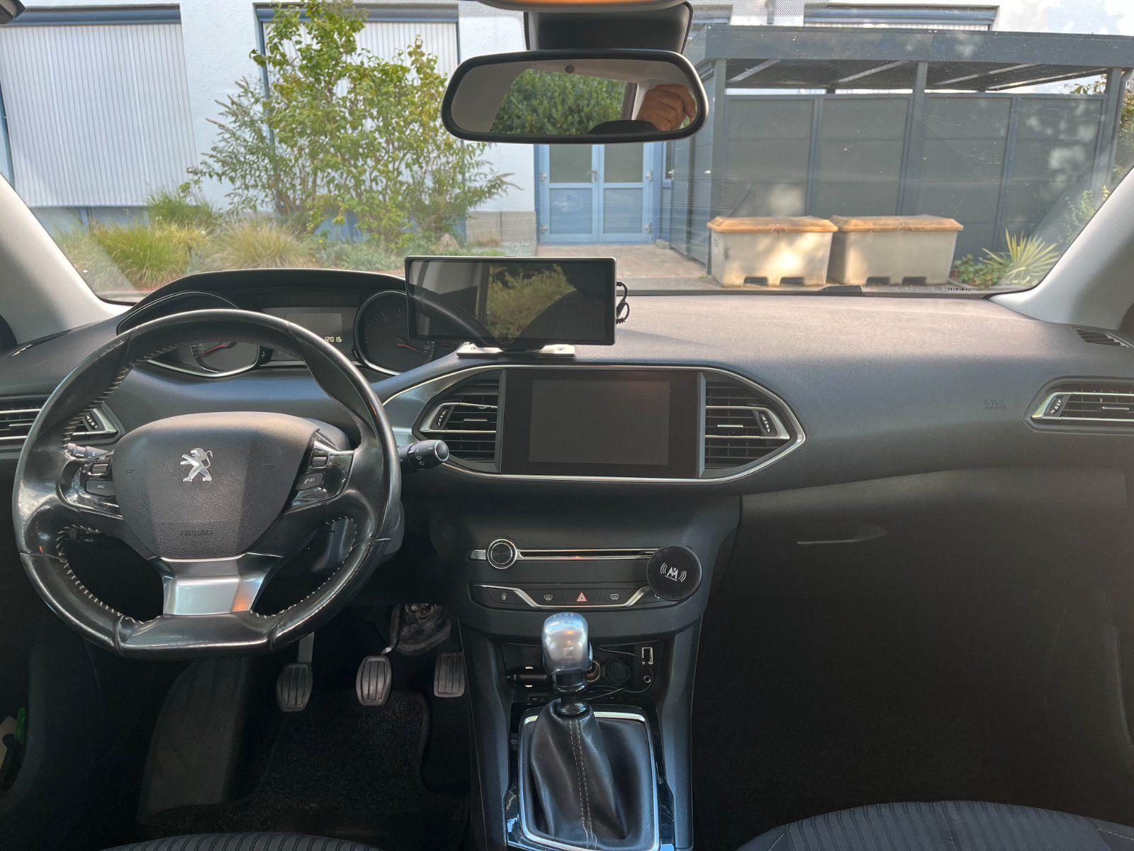 Peugeot 308 2015 — photo 12