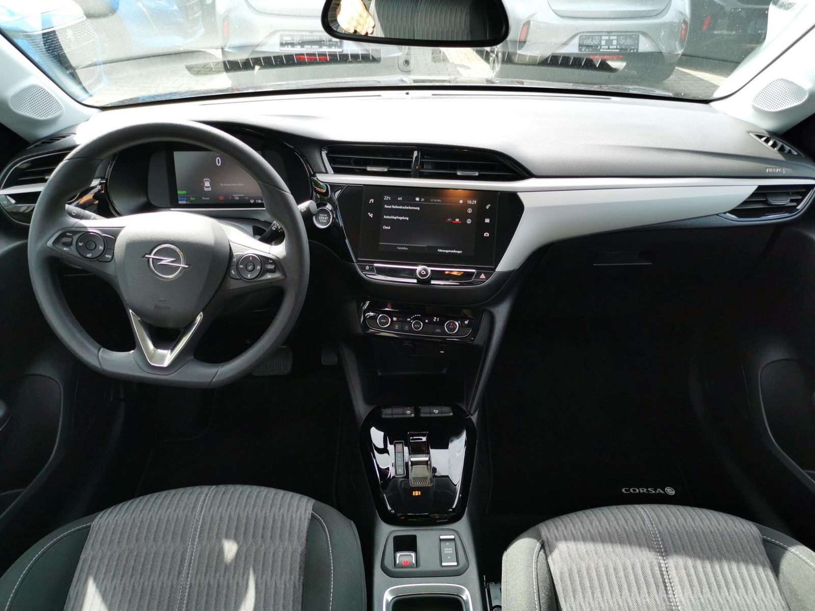 Fahrzeugabbildung Opel Corsa-e Edition+SHZ+LED+DAB+USB+PDC+CAR PLAY+