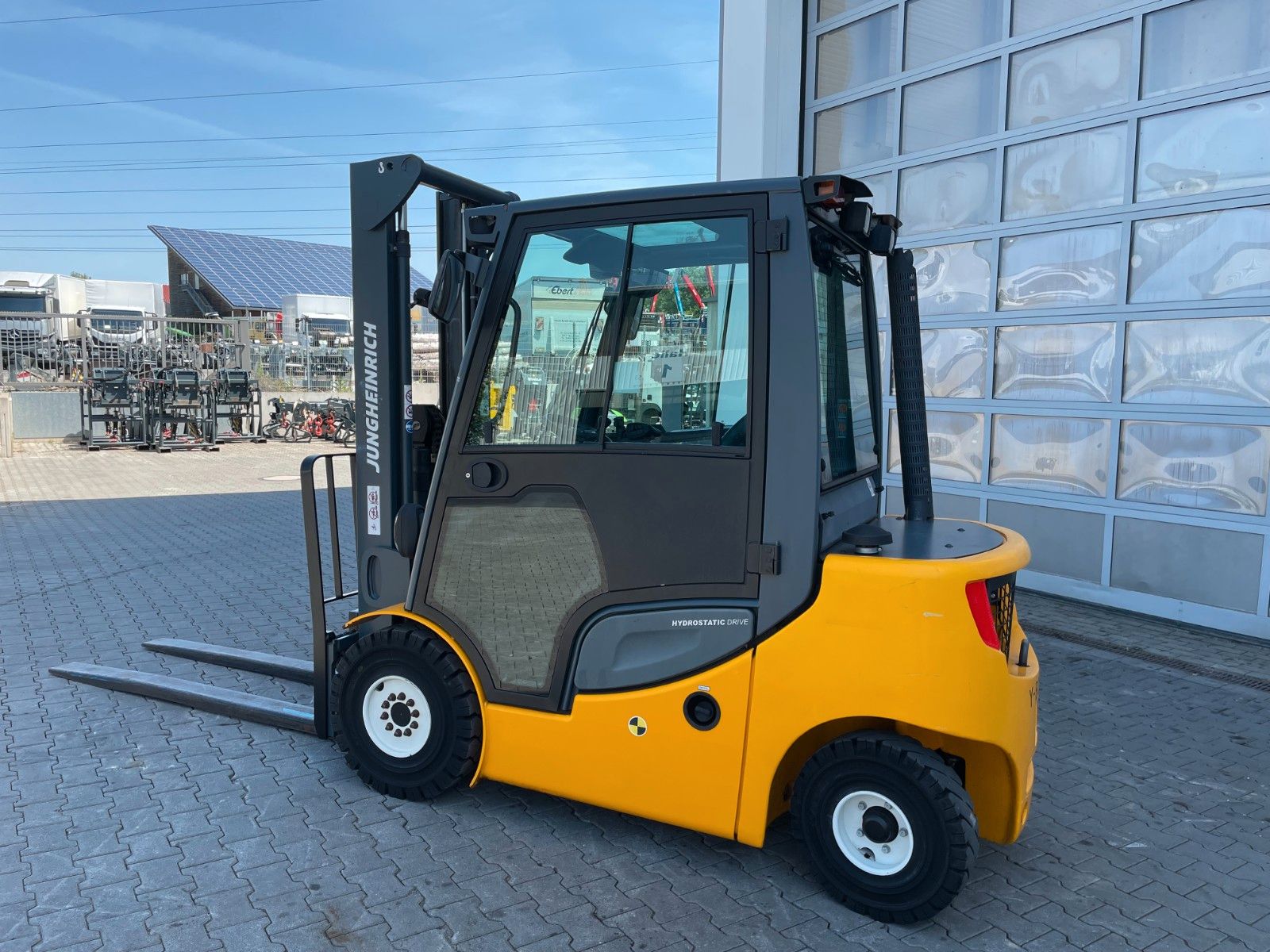 Fahrzeugabbildung Jungheinrich DFG 425s / Duplex: 3,5m / nur 356h /  SS