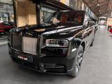 Rolls-Royce Cullinan Black Badge MY24/ Mandarin /4 seat spec - Rolls-Royce in Berlin