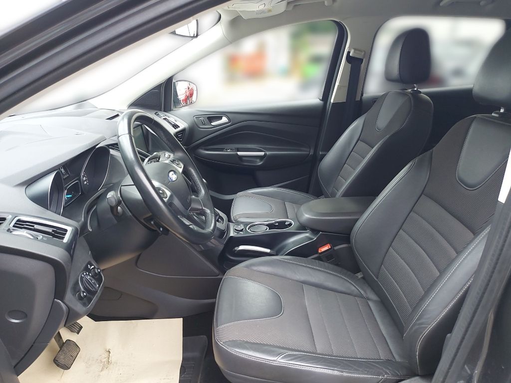 Fahrzeugabbildung Ford KUGA 1.5 4x4 Titanium Xenon el. Heckklappe Navi