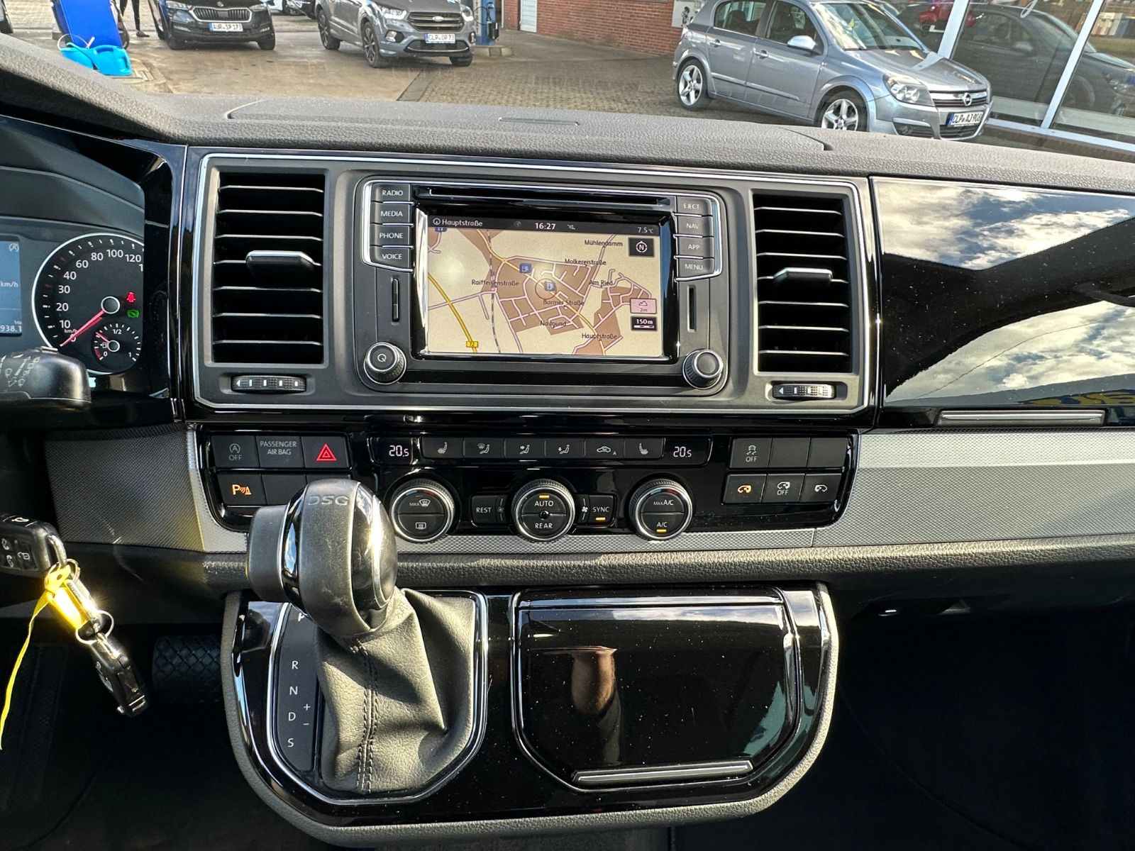Fahrzeugabbildung Volkswagen T6 Multivan 2.0 TDI 4M Highline Standhzg/AHK/LED