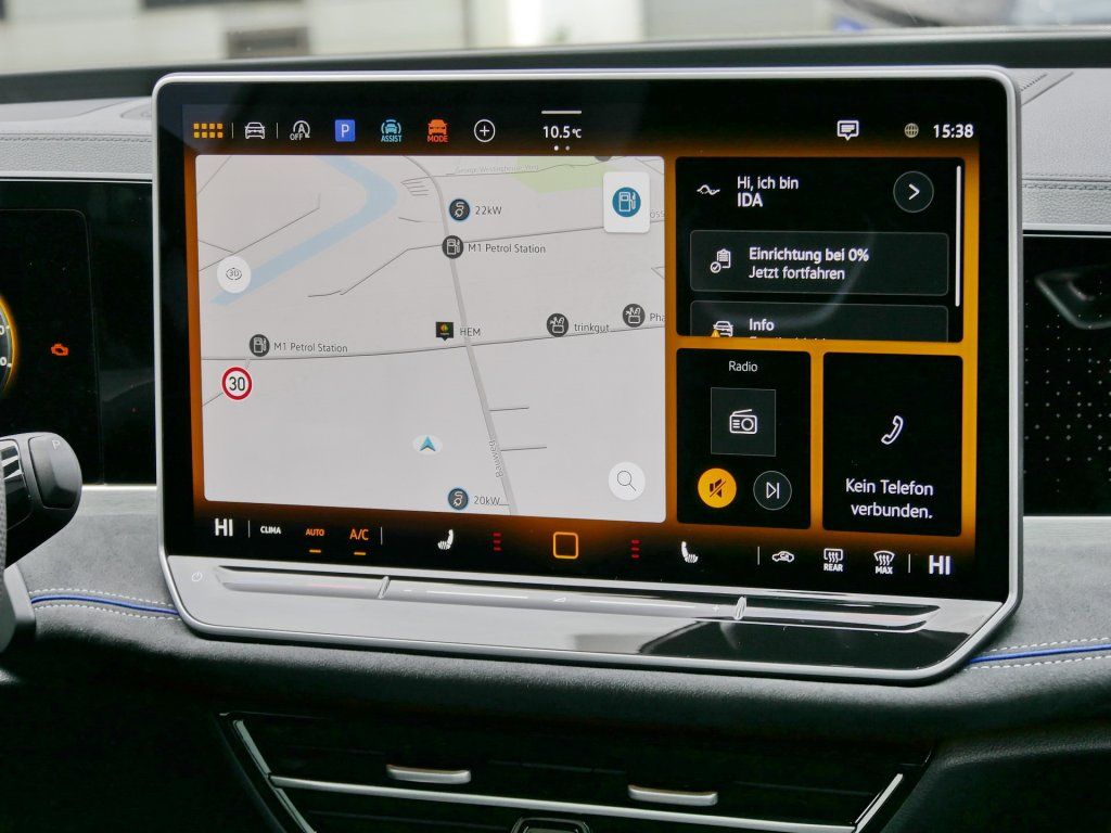 Fahrzeugabbildung Volkswagen Passat Variant R-Line 2.0  TDI DSG AHK Pano