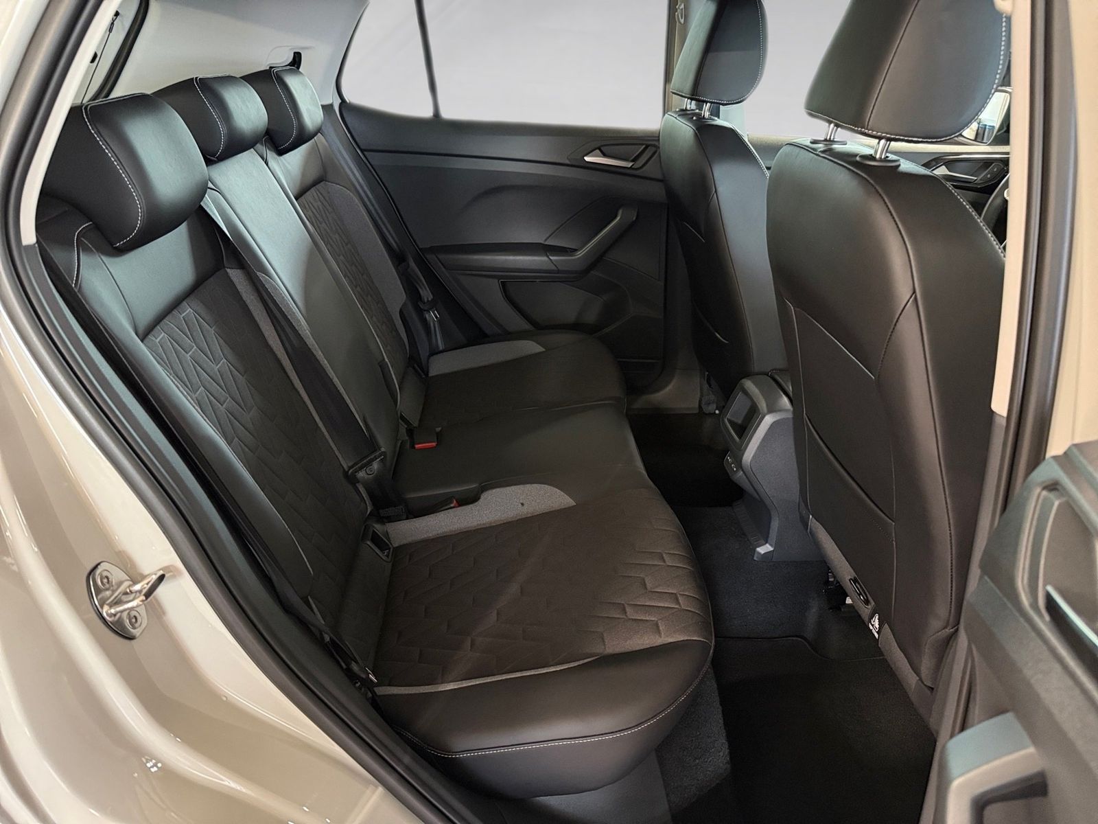 Volkswagen T-Cross - Bild 11
