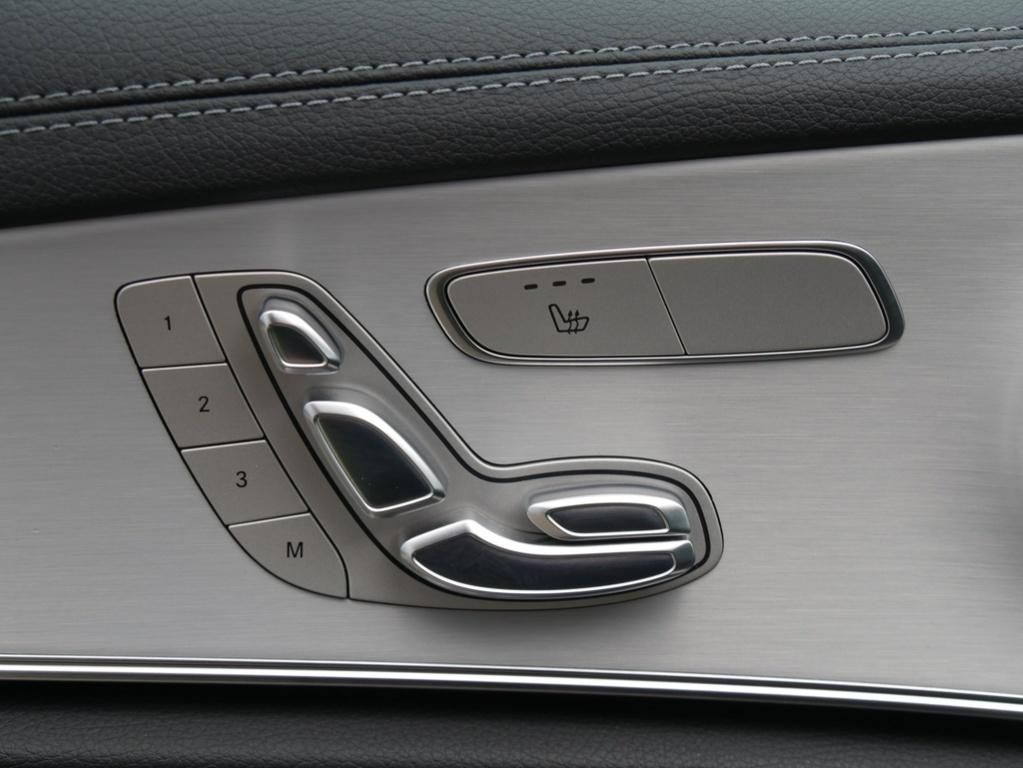 Mercedes-Benz E 300 de 4MATIC Limousine |AMG|DISTR|KEYL|NAVI