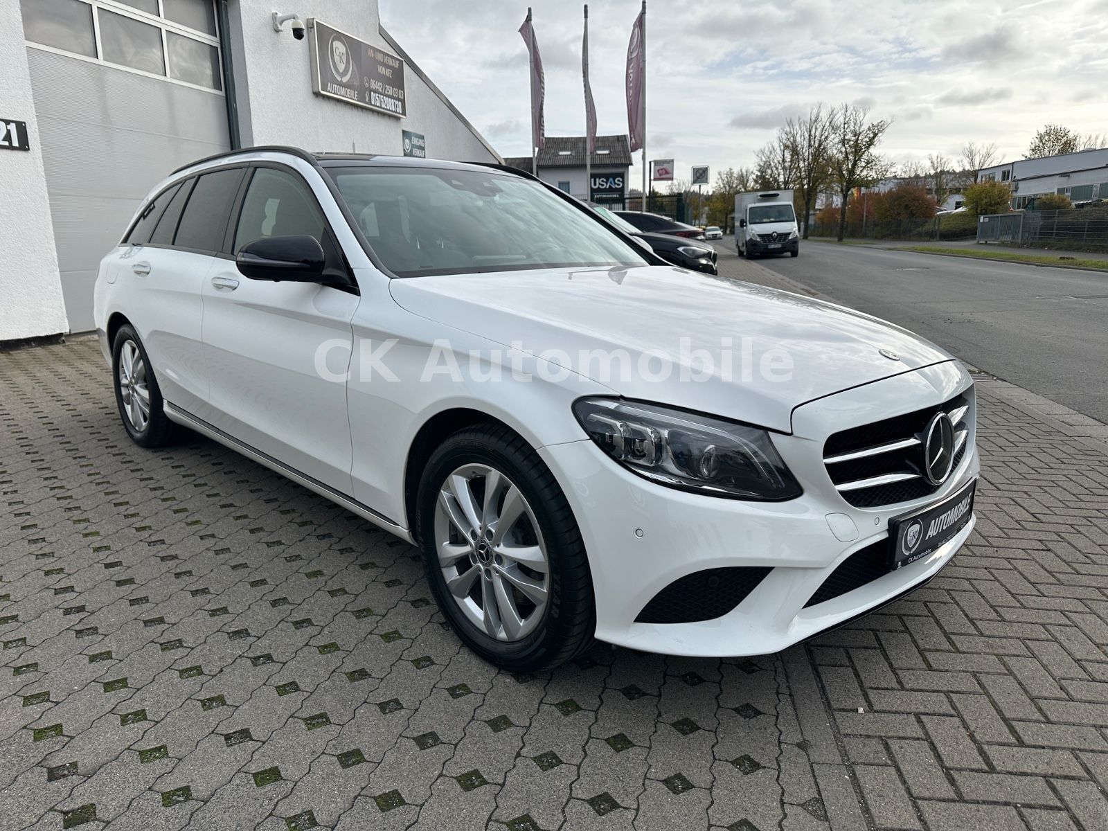 Fahrzeugabbildung Mercedes-Benz C300d T 4Matic Avantgarde/Burmeste/Navi/LED/360°