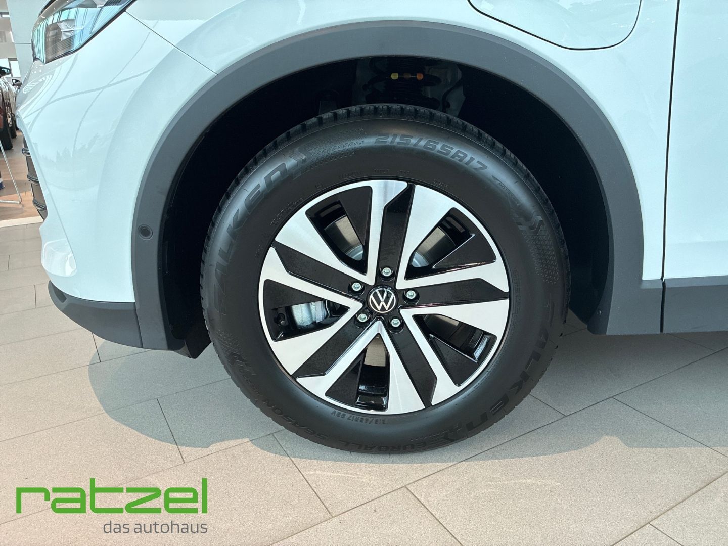 Fahrzeugabbildung Volkswagen Tiguan ENERGY 1.5 eHybrid IQ.Light+NAVI+AHK+SHZ