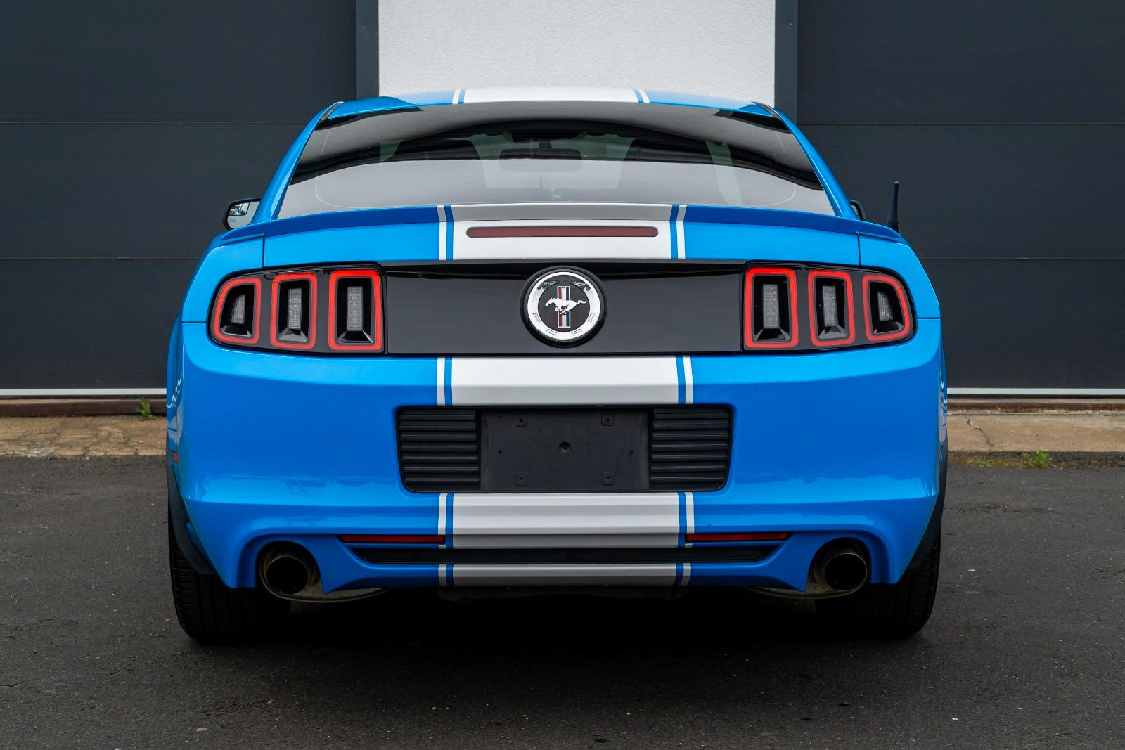 Ford Mustang V6 3,7 -KLIMA/SCHALT/LEDER/SHZ/XENON/R18
