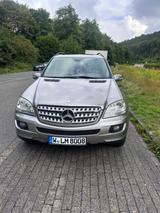 Mercedes-Benz ML 320 CDI 4MATIC - - Mercedes-Benz ML 320: Geländewagen