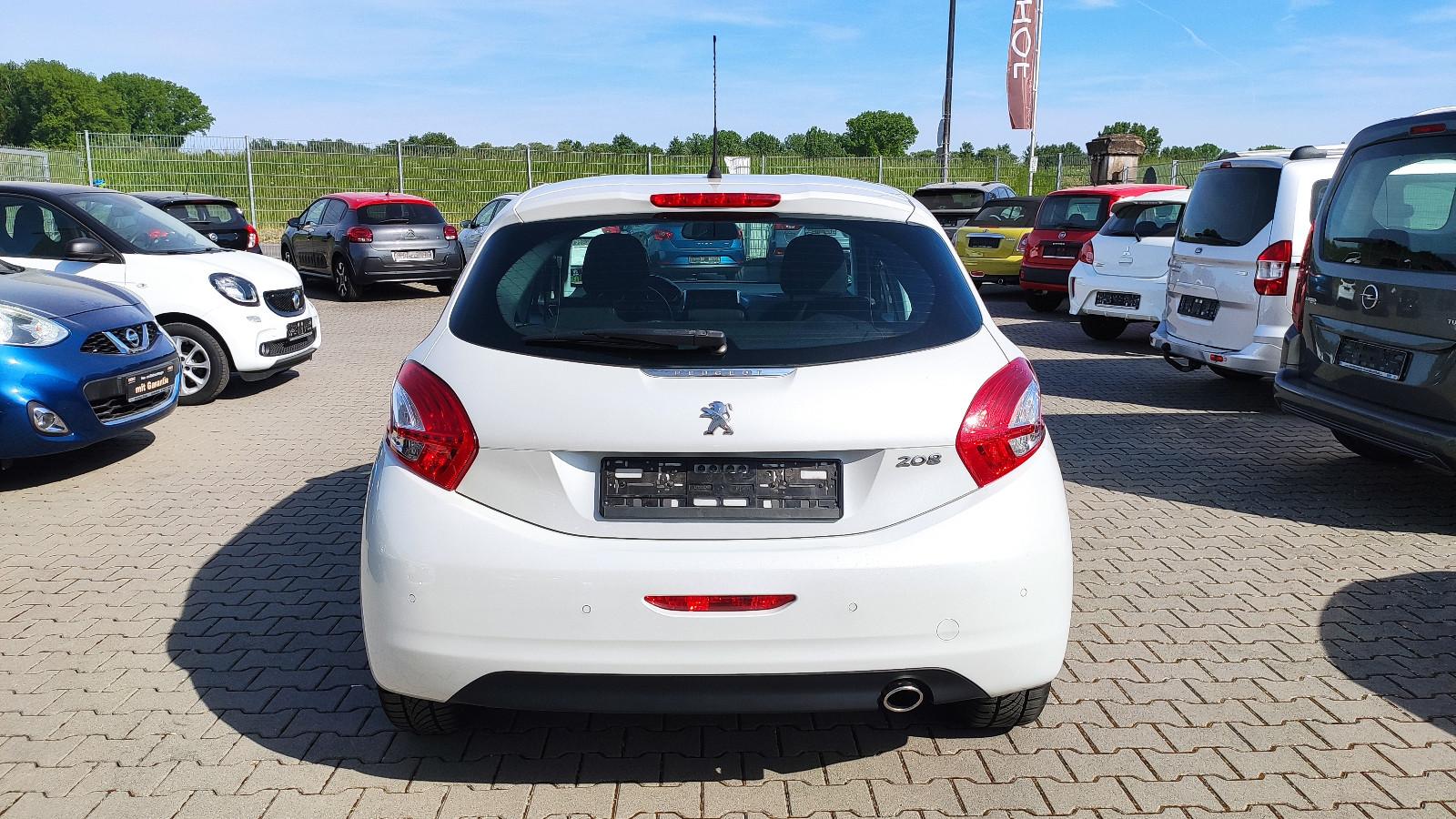 Peugeot 208 Automatik*NAVI*Klimaauto.*SHZ*BT*ALU*Allwett