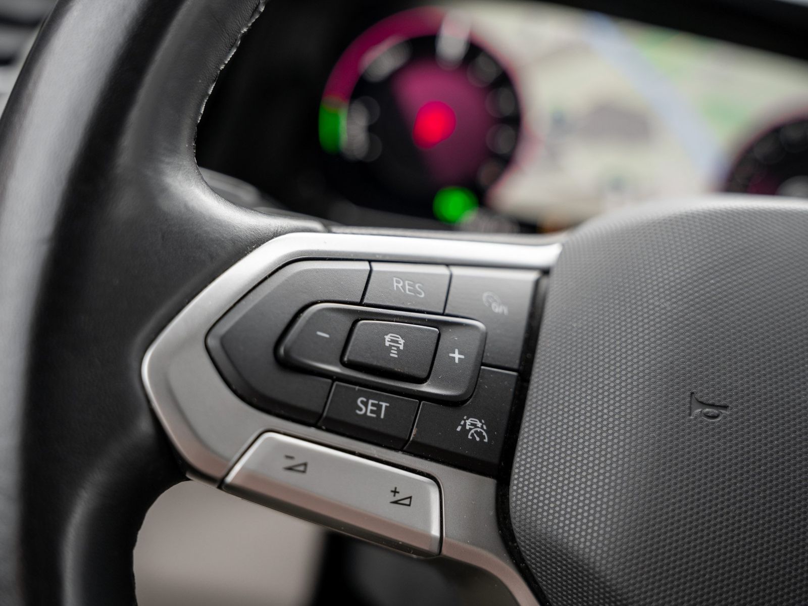 Volkswagen T7 Multivan KÜ Hybrid LED PANO STANDH NAVI AHK foto 24