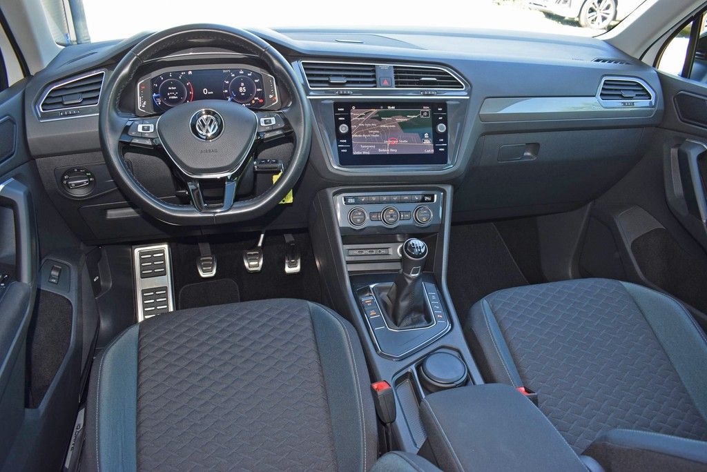 Volkswagen Tiguan 1.5 TSI 6-Gang IQ.DRIVE LED AHK HuD Pano foto 2
