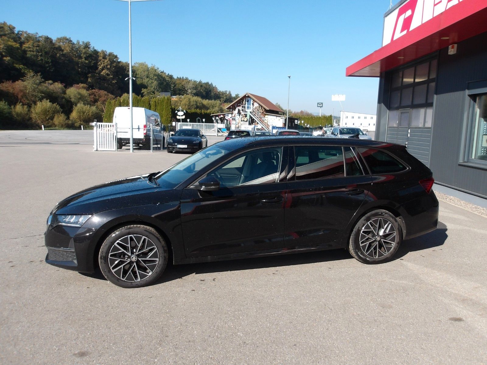 Skoda Octavia Combi TDI  Selection EXP € 14250.- imagem 2