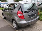 Mercedes-Benz A 160 ELEGANCE BlueEFFICIENCY AHK abnehmbar* - Mercedes-Benz A 160: Blueefficiency