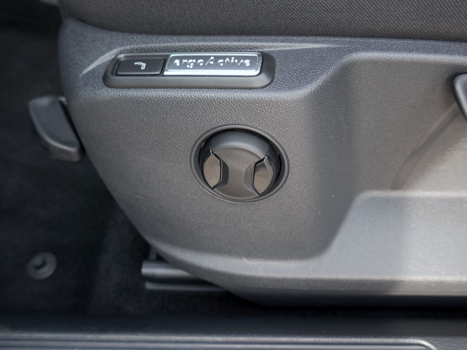 Fahrzeugabbildung Volkswagen T-Roc Style 1.5 TSI DSG | LED AHK PDC ACC