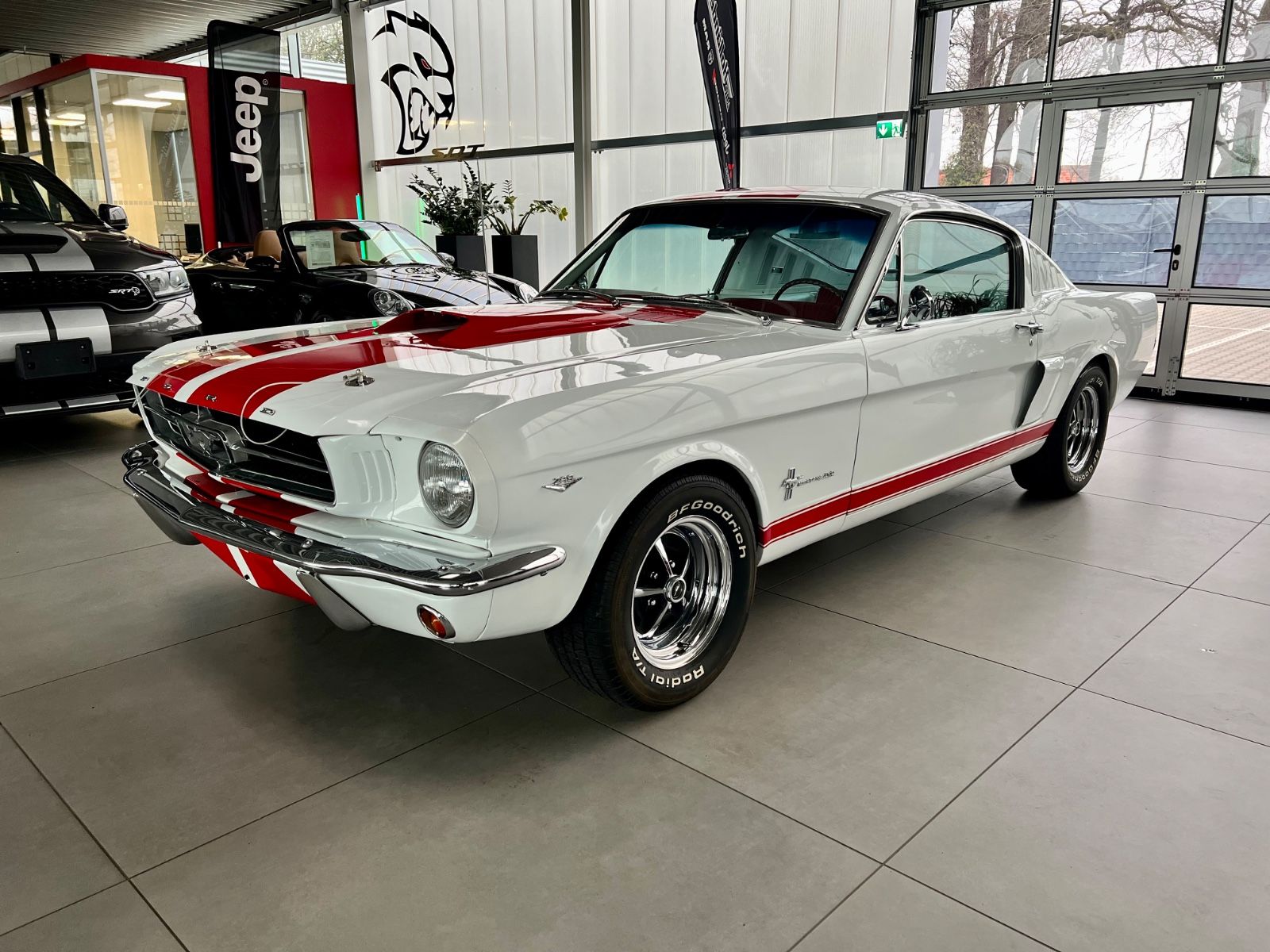 Fahrzeugabbildung Ford Mustang Fastback 4,7 V8 2+2 Fastback Pony