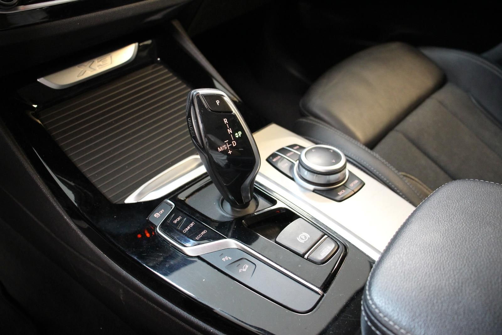 BMW X3 xDrive 20 i Advantage LED KAMERA AHK S.HEFT foto 25