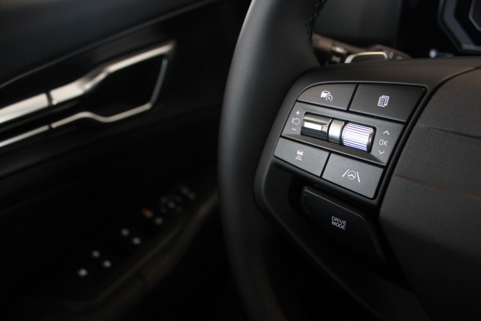 Fahrzeugabbildung Kia Sportage 1.6 T-GDI DCT Automatik Black Edition