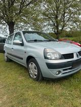 Renault Clio  nur 86.000 km  TÜV bis 10/... - gebrauchte Renault Clio aus dem Jahr 2001