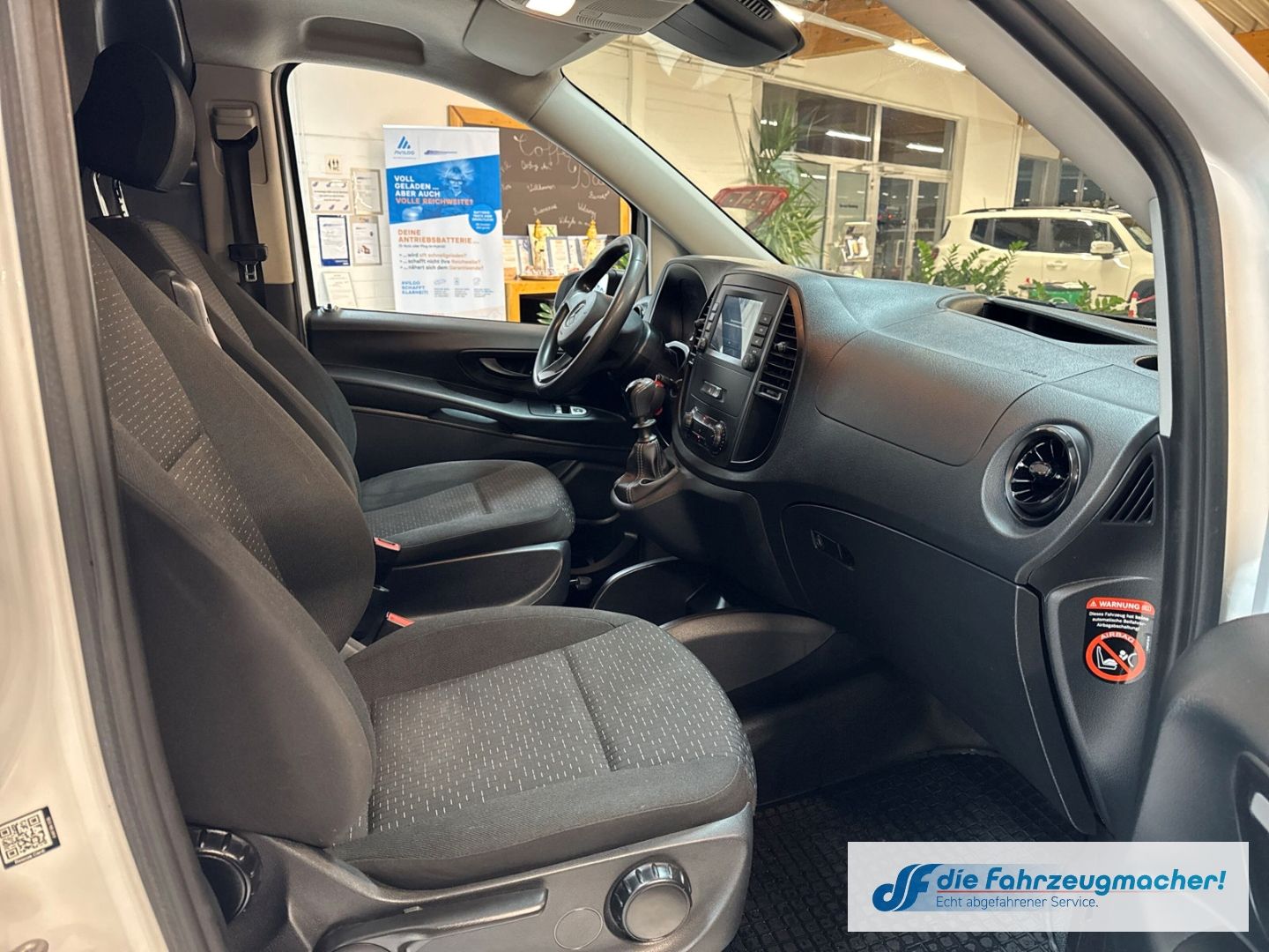 Fahrzeugabbildung Mercedes-Benz Vito Kasten 114 CDI FWD lang AHK Navi DAB SHZ R