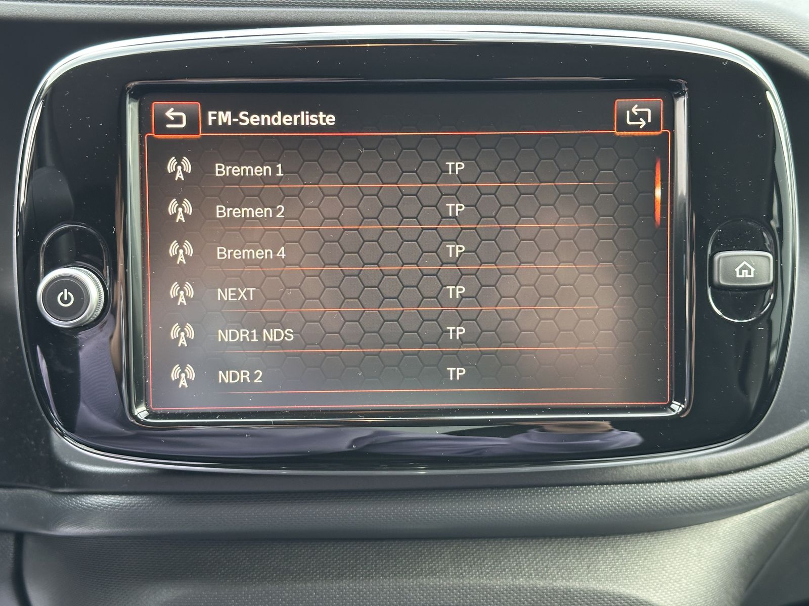 Fahrzeugabbildung Smart ForTwo EQ Coupé CARPLAY+TEMPOMAT+1HD+DAB-RADIO