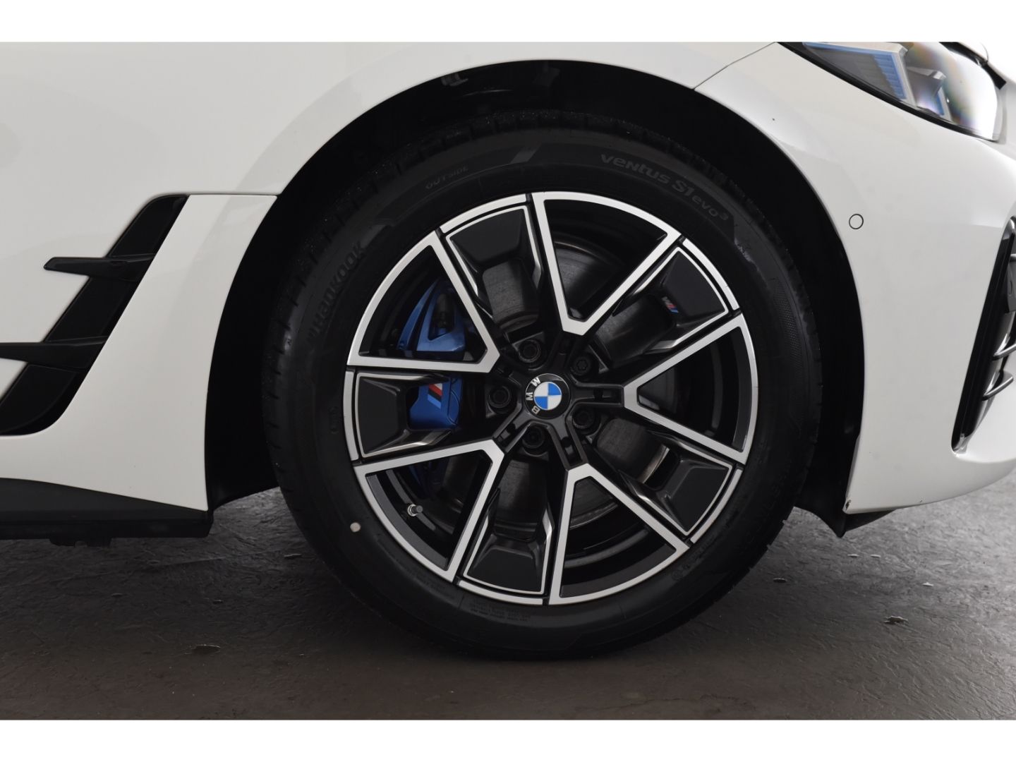 BMW i4 xDrive 40 Gran Coupe M Sport Anhängerkupplung foto 4