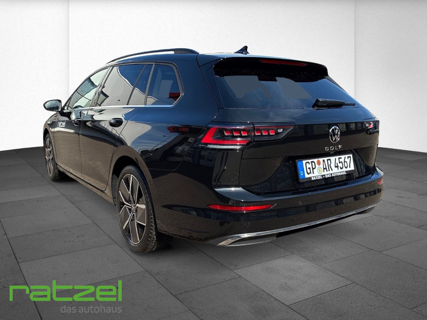 Fahrzeugabbildung Volkswagen Golf Variant STYLE 1.5 TSI PANO+LEDER+AHK+NAVI