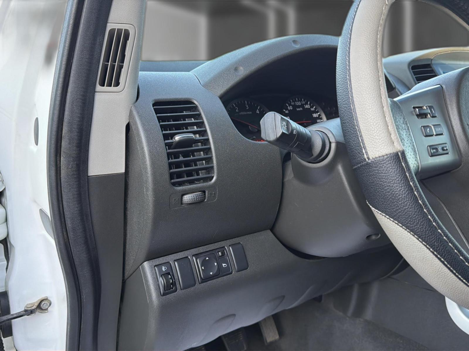 Nissan Navara King Cab SE 4x4 2.5 dCi 190 ch BVM / Attelage / Sièges chauffants / Régulateur de vitesse / 1ère main
