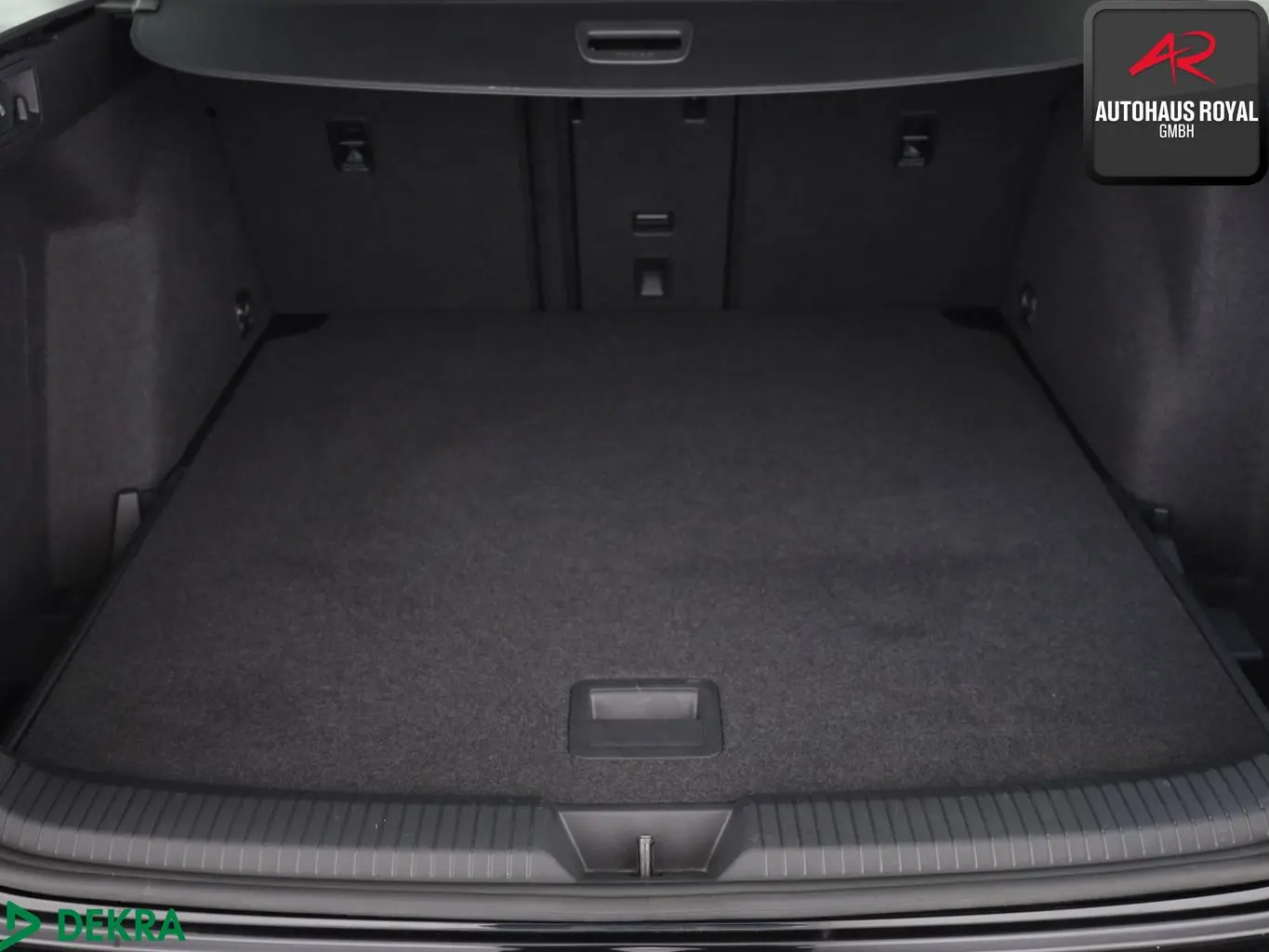 Volkswagen Golf VIII Variant 1.5 eTSI LIFE AHK,TOTWINKEL,SH, миниатюра 13