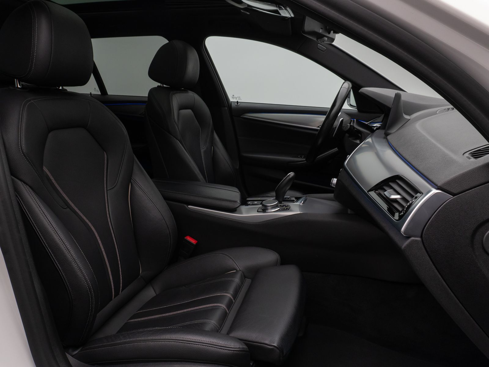 Fahrzeugabbildung BMW 520d Sport Line Kamera Panorama AHK HiFi Alarm