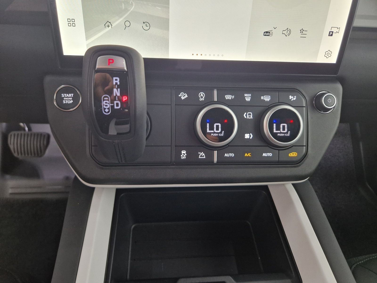 LAND ROVER Defender  110 3.0 Diesel D200 S – Bild 24