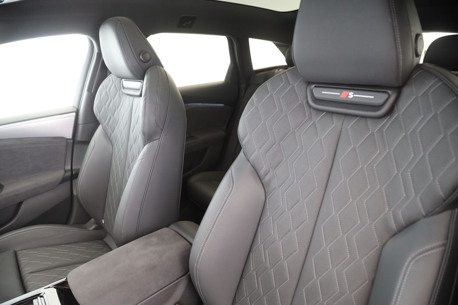 Audi A6 e-tron - Bild 12