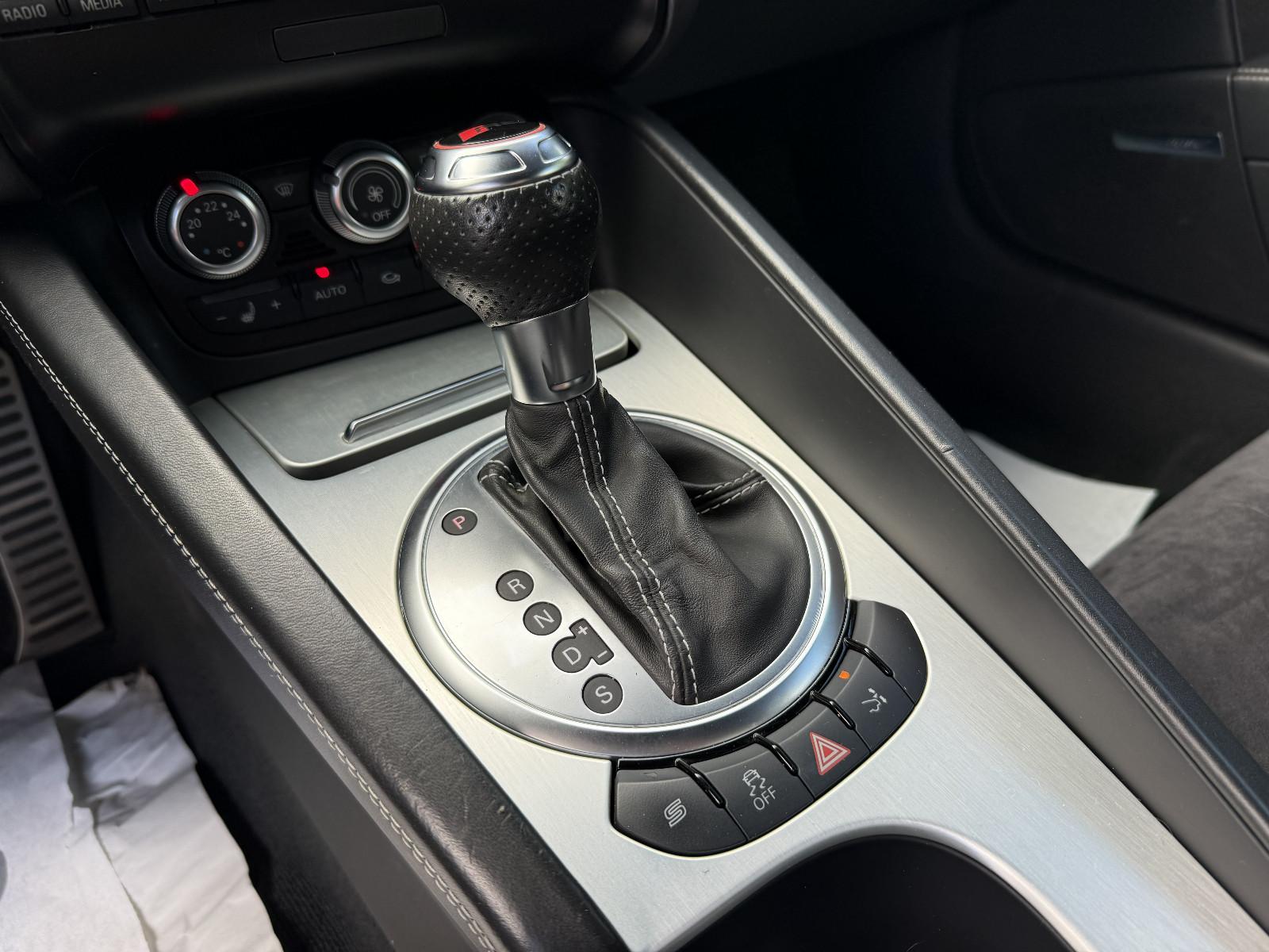 Audi 2.5 TFSI TT RS Coupe quattro+XENON+BOSE+NAVI+TEM
