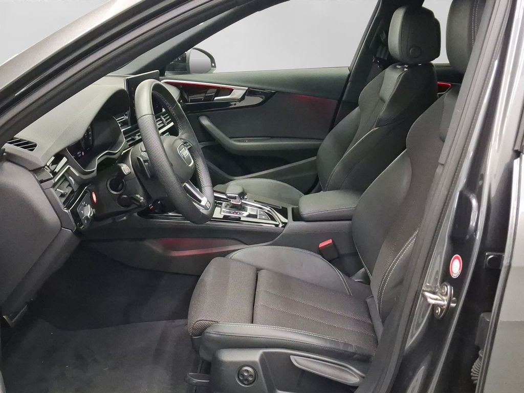 AUDI A4 2024