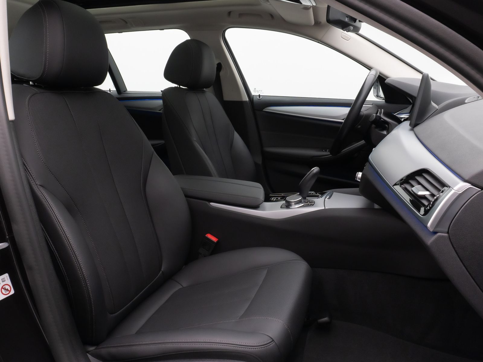 Fahrzeugabbildung BMW 520d Panorama Kamera HUD DAB 4Klima Alarm 19Zoll