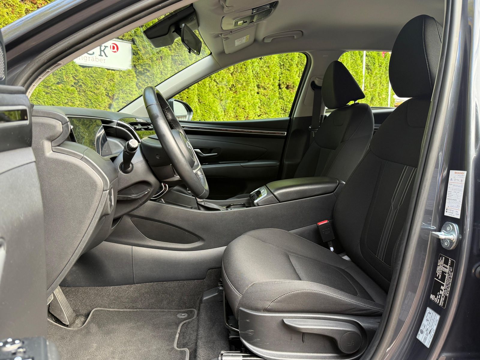 Fahrzeugabbildung Hyundai Tucson 1.6 T-GDI DCT 2WD LED+SHZ+KAM+CARPLAY+DAB