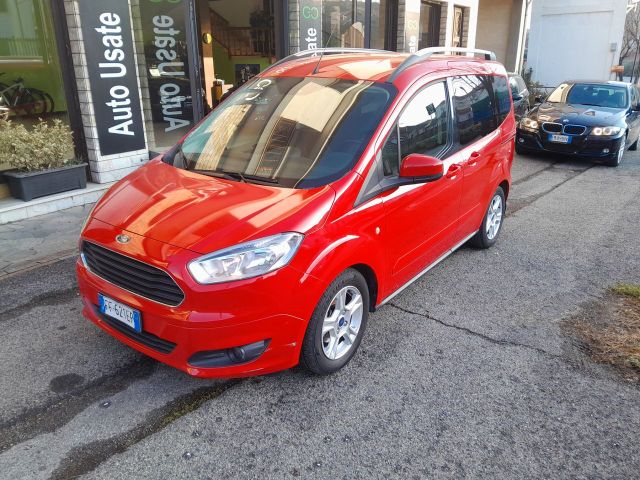 Ford Tourneo Courier autocarro 4 posti